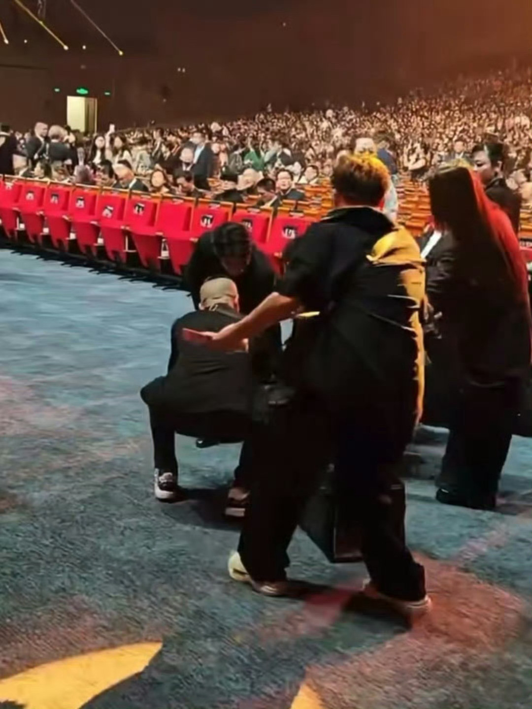 金鸡🏆现场倒的很灵性。