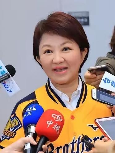 卢秀燕这次不好办了？台北传来政治新风：军购协商再一次谈崩，有关各方还在桌上争论