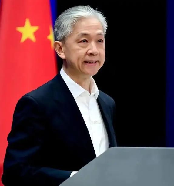 中方再次发出警告，呼吁在日本的中国人尽快回国。原来现在的日本出现了撞人族，看似是