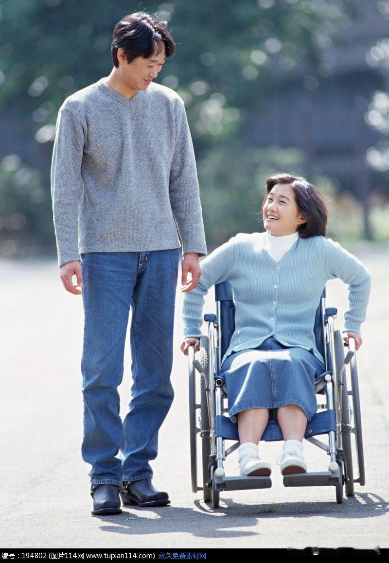 有一个高位截瘫的女人，找了一个健全的人，对方跑外卖的，工作辛苦，收入很一般。婚