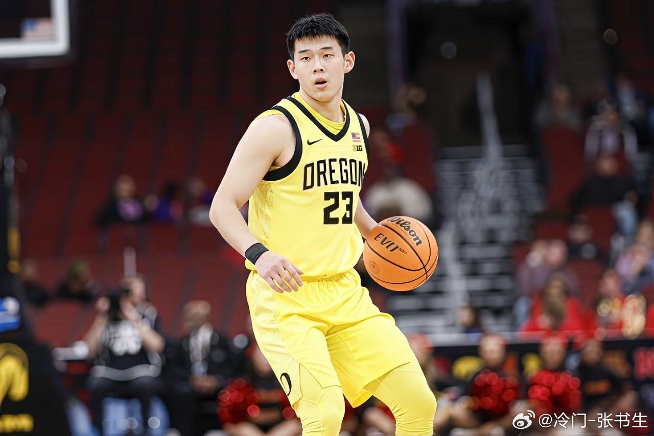 昨日男篮首场热身赛后，最失意的或许是林葳。NCAA弱旅旧金山大学后卫赵维伦，本赛