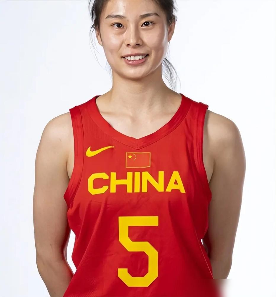 首发控卫5投0中3失误！王思雨替补狂砍21分救场，这用人逻辑我直接看懵了！