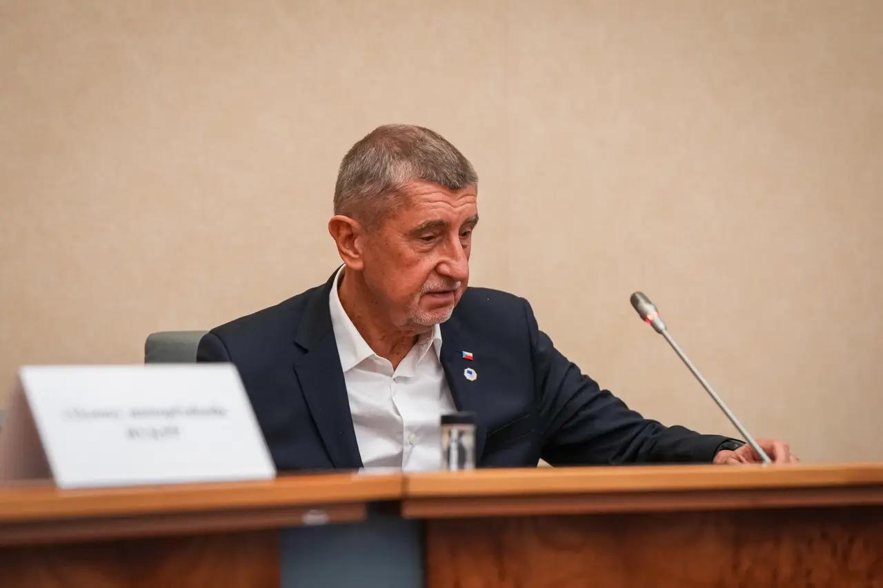 捷克总理指出2022年俄乌谈判失败的真正原因！2月8日，捷克总理安德烈·巴比什