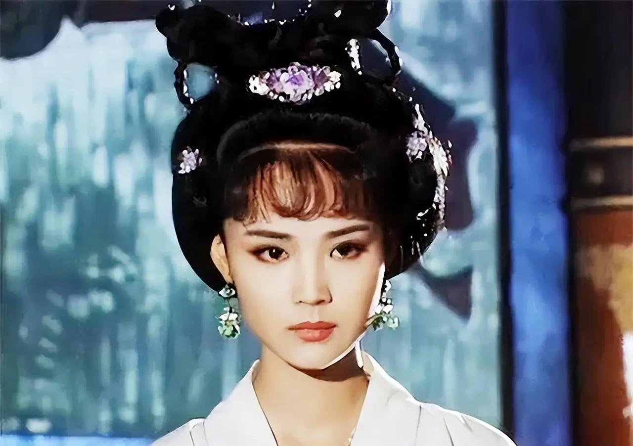 上官婉儿，也是一女侍二夫！唐中宗在位的那几年，宫里有个人尽皆知的事。皇帝