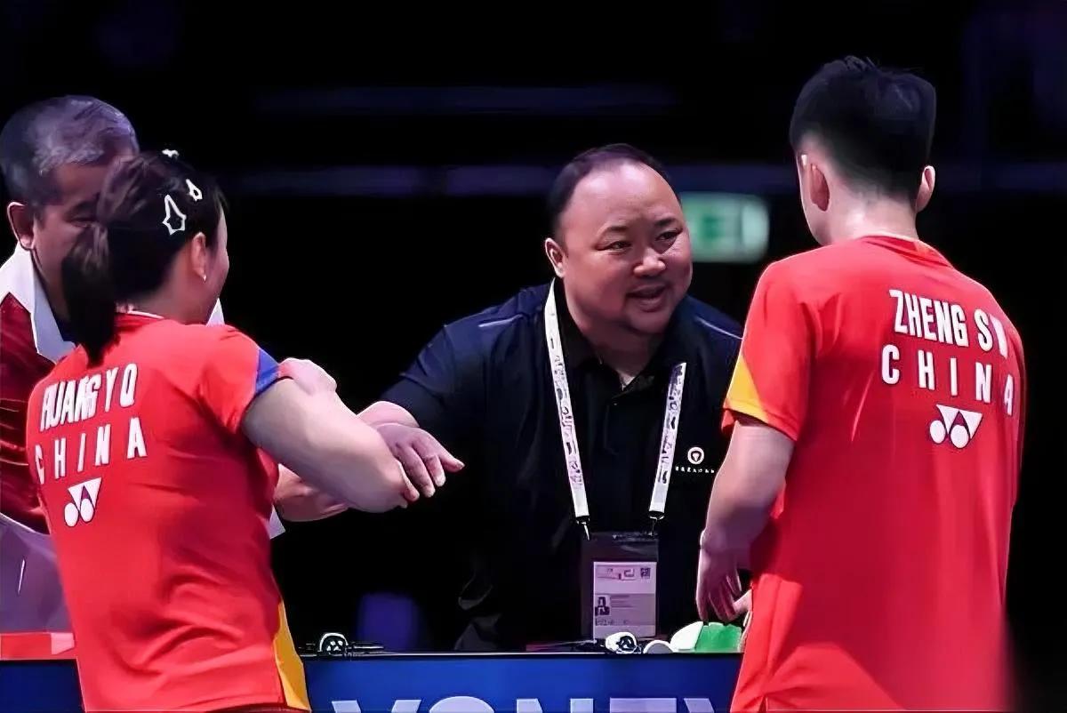 张军被查为啥没人意外？说白了看他那身膘就早有预兆。以前是拿过奥运金牌