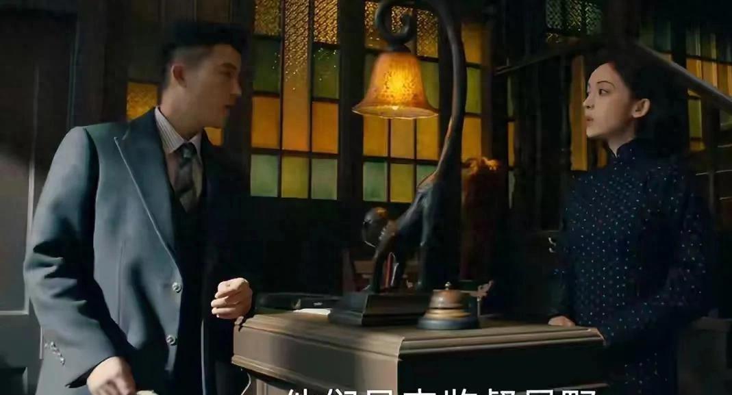江疏影最近说，她现在都不敢去娜扎家做客了。原因不是闹矛盾，是《醒来》这部剧实在