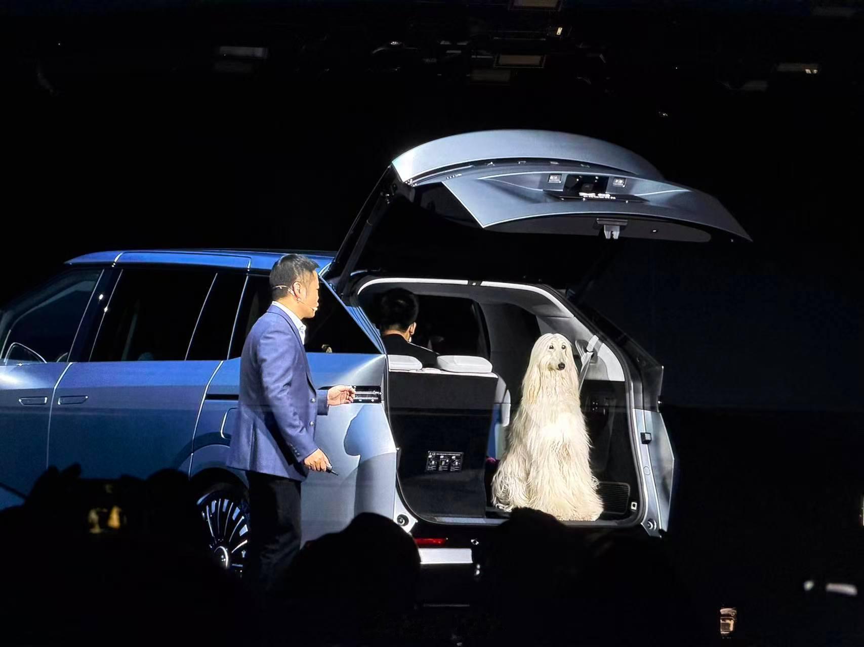 小鹏x9发布会这小狗叫kiki跟我侄女一个名