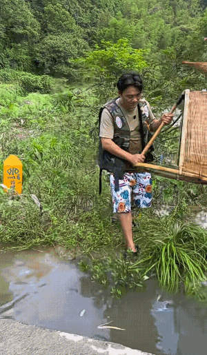 这是正常拍视频和真实捕鱼的！[点赞]
