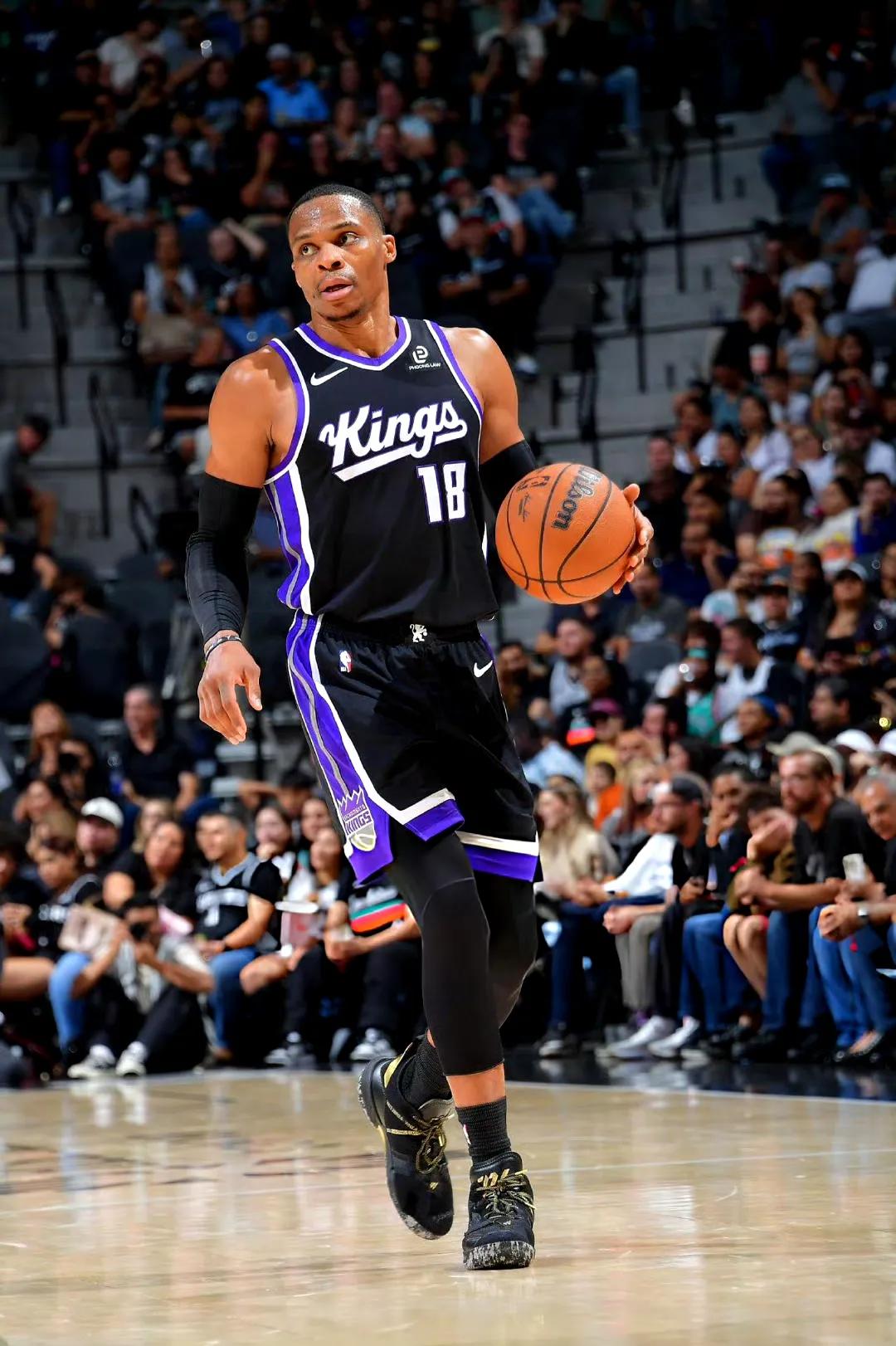 NBA现役球星分档:1、联盟门面詹姆斯(湖人)、库里(勇士)、约基奇(掘金