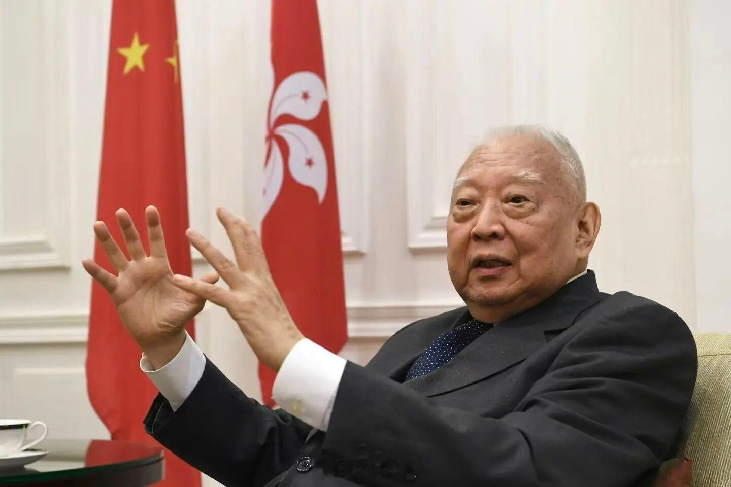 香港首任特首董建华逝世董建华先生去世了，享年89岁。香港回归后的第一任行政长官，