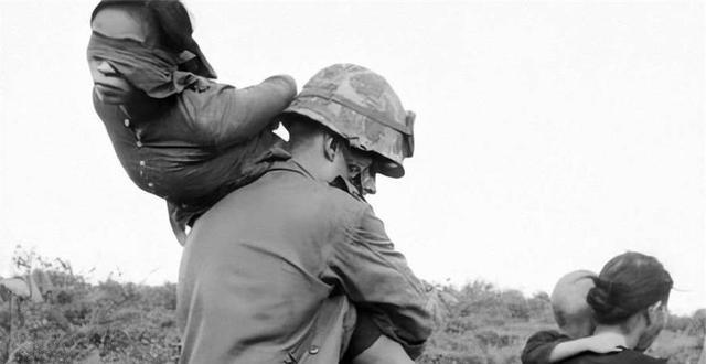 打仗不光拼火力，还拼谁更懂人心。美军原本以为越南女人只会后勤，结果1959年