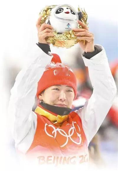 112.90分封神！35岁徐梦桃一跳定乾坤，改写冬奥历史，看哭全网自由式滑