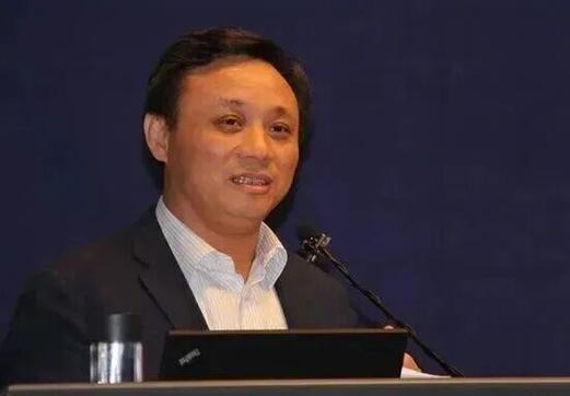 关于“体制内退休费太高”，经济学家毛振华公开提出：现在体制内退休人员拿的养老金，