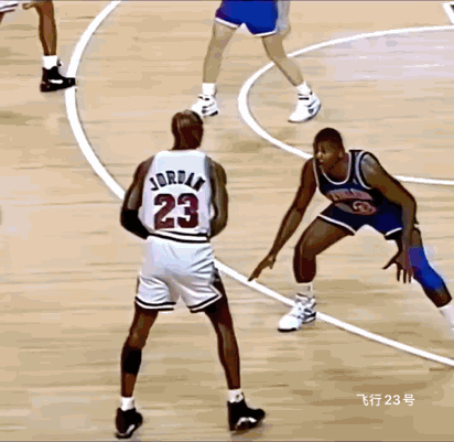 这个球大概也就乔丹能投进！在篮球场上，总有一些球让人觉得难度高到离谱，就像人们