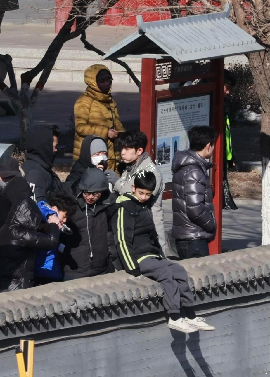 不儿，又来18张，今天是捅了萌兔子的窝啦赞赞兔你喜欢什么颜色的麻袋？cr.lo