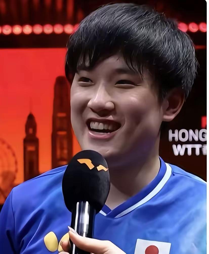 打破了中国垄断的总决赛男单冠军的外协第一人！张本智和在香港夺冠了，还是源于樊