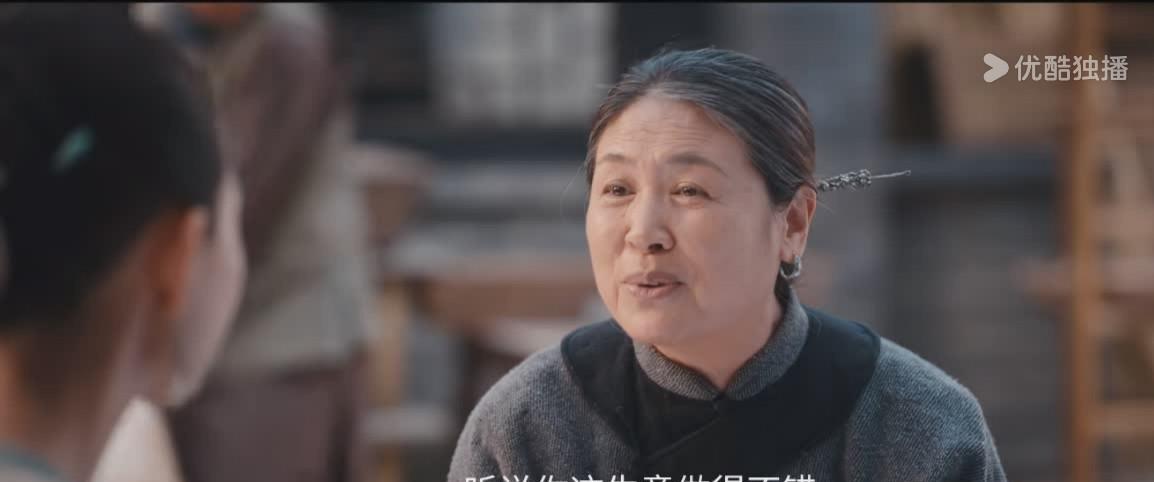 《灼灼韶华》褚韶华的嫂子周燕固然可恨，但最让人觉得可恨的是褚母。看着儿媳妇卖闺女