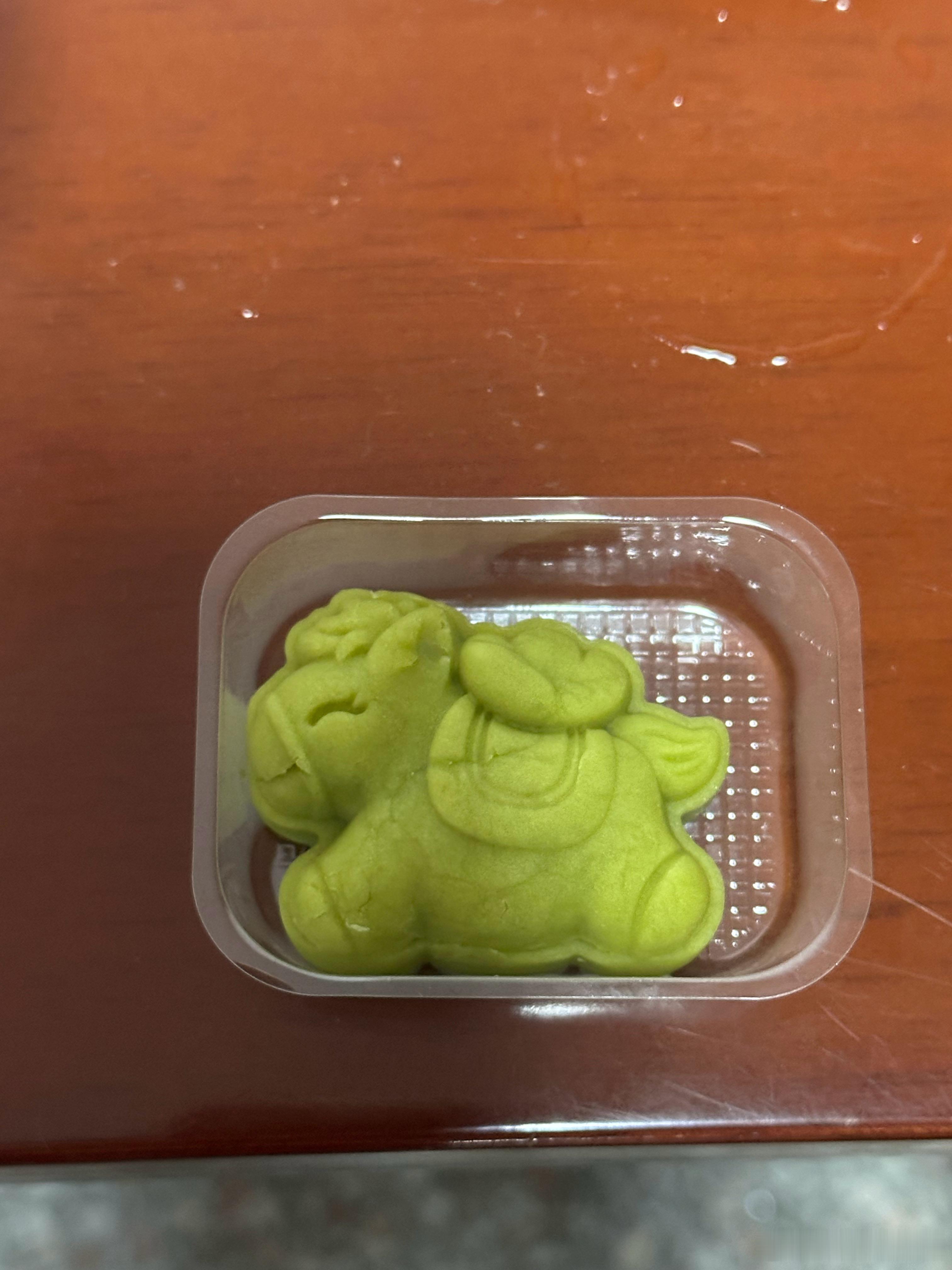 冻过的绿豆糕感觉更好吃一点