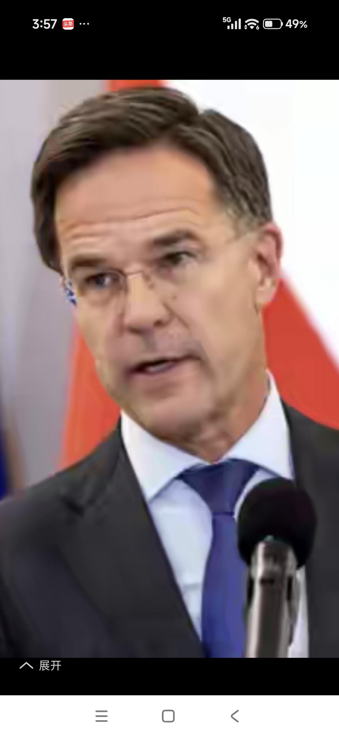 吕特是真慌了神。这两天的北约秘书长一直坐卧不安。不单单是他视为“爹地