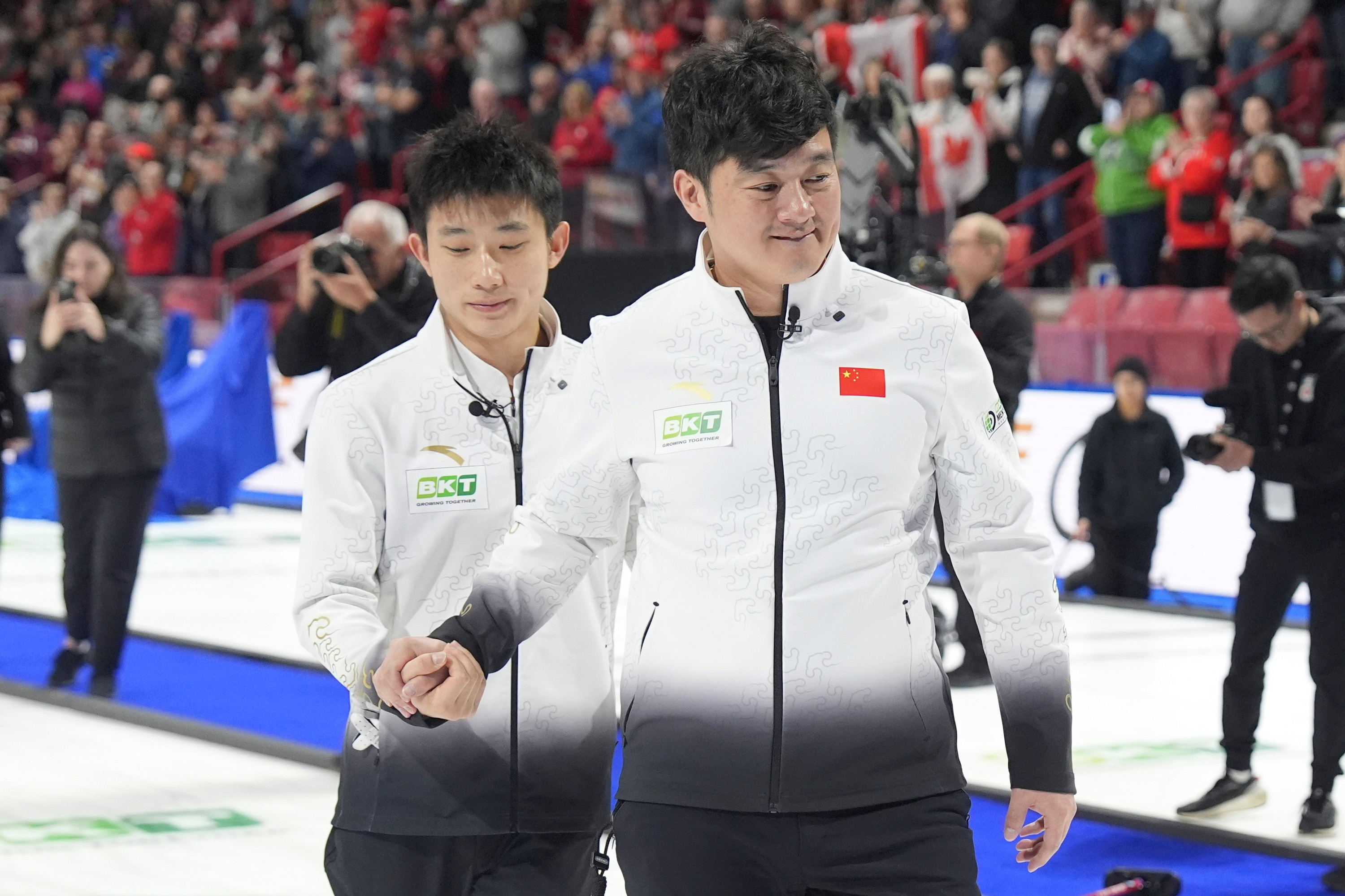 冬奥会虽然没有绝对的金牌实力，但中国冰壶还是可以有一定期待。期待今年中国男女冰