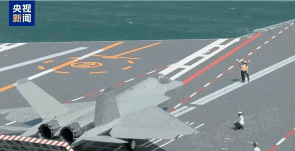 福建舰能搭载多少架舰载机？福建号航母舰福建舰舰该舰各型舰载机总数大概在62