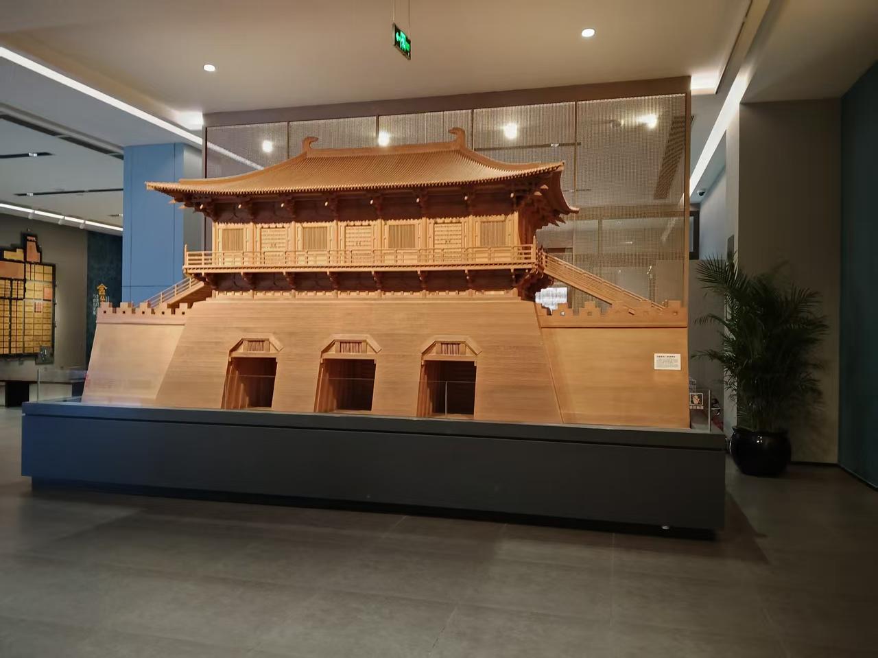 论文，李世民的水平不比任何一个臣子弱。论武，大唐的江山十之七八都是他带上将领打下