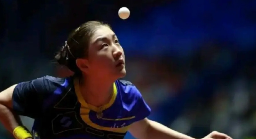 女单1/8决赛：孙颖莎赢得“游刃有余”，陈梦赢得“连滚带爬”两场女单1/8决