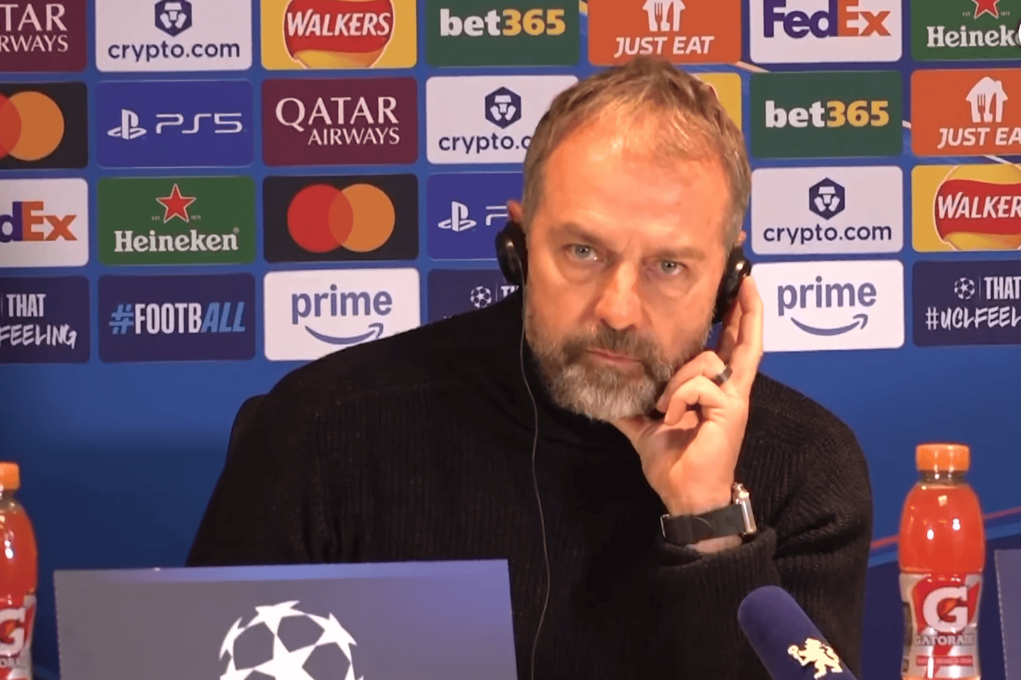 弗里克: 阿劳霍不该这样铲球;保证未来会看到不一样的巴萨