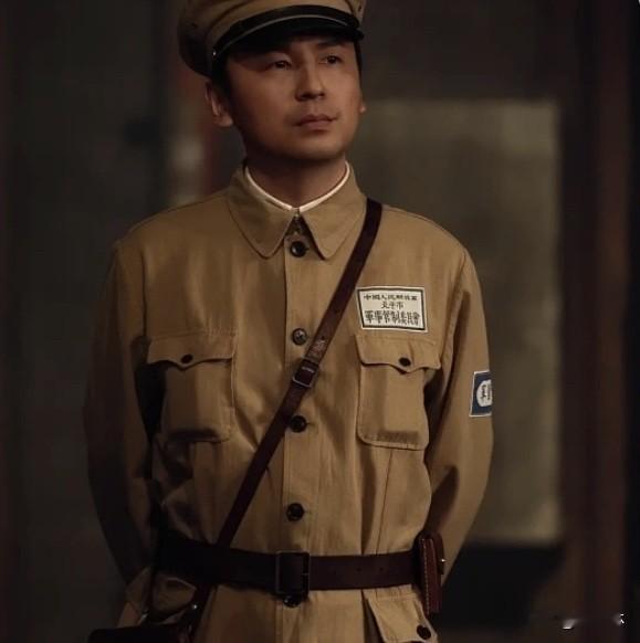 电影《抓特务》的剧情是什么冯小刚导演的《抓特务》（由雷佳音、胡歌主演），讲的是1