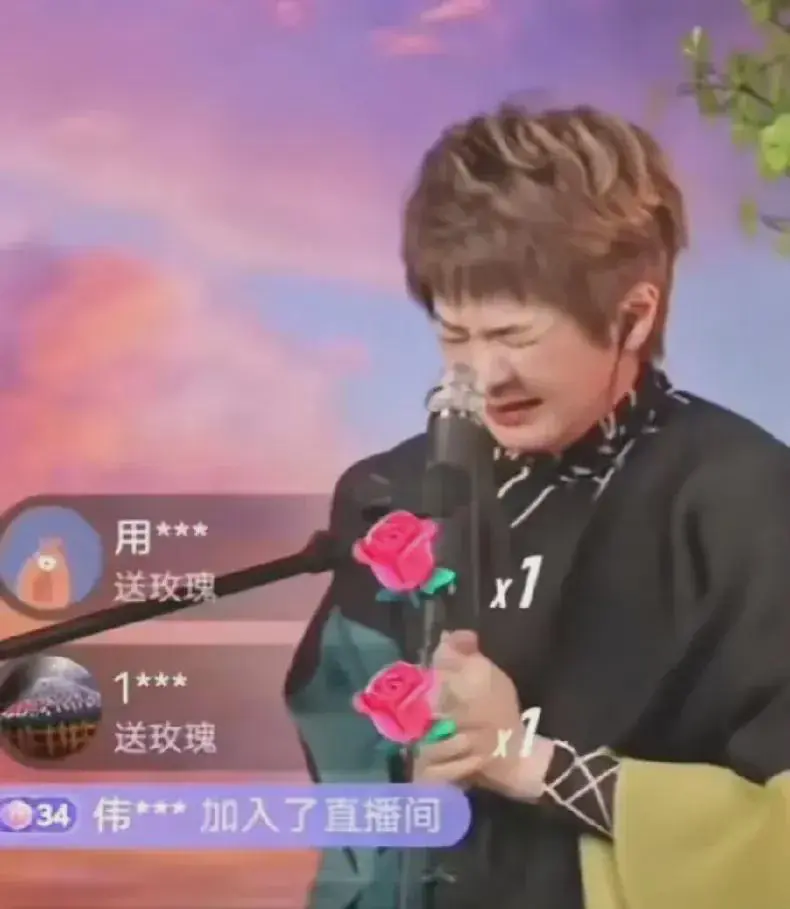 柯以敏直播被骂哭，这真是因果循环。当年她当评委时那副嚣张模样，在卫视节目里对选手
