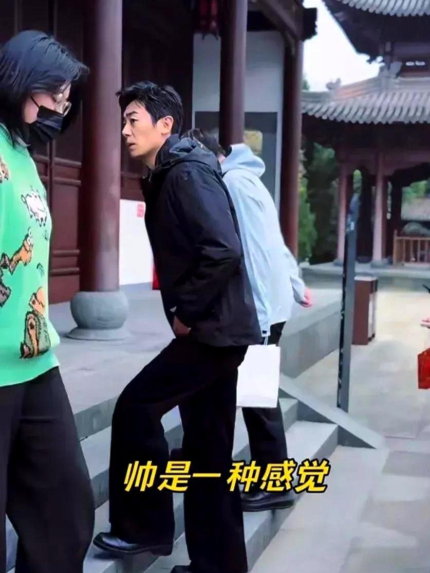 央视新剧我看了2集就关，主角被一个配角彻底压垮了。朱亚文演的赵匡胤，人往那