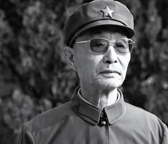 开国上将张爱萍晚年被选为中顾委常委，可是每次中顾委开会，他都照例请假，不去开会。
