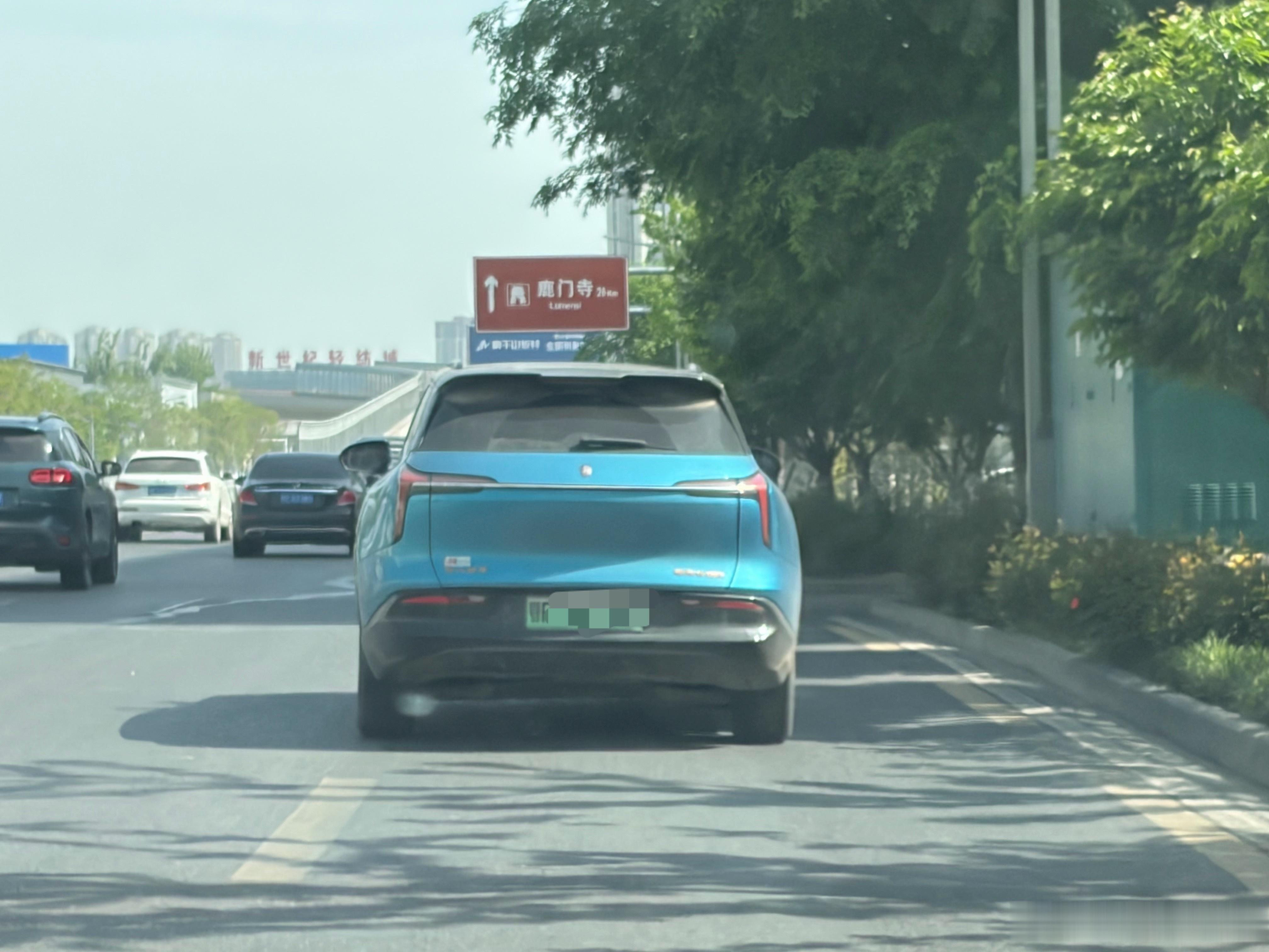 车主还是有实力的恒大汽车，一般人买不到襄阳