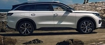 作为开了多年大众的老车主，换到这台全新揽巡，最直观的感受就是“大气”。近5米的车