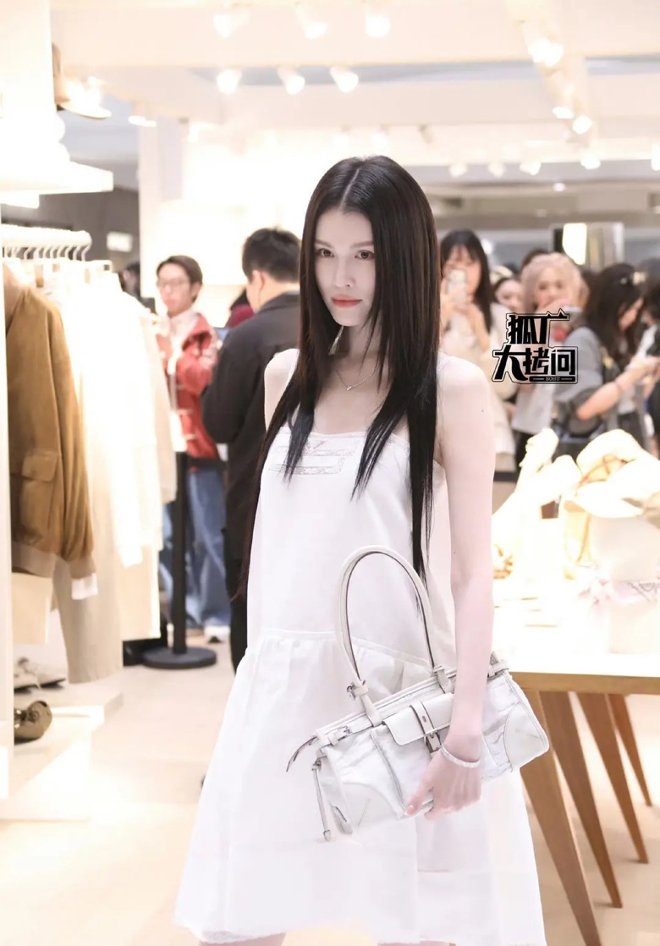 何穗状态真的不错啊，身材还是那么绝