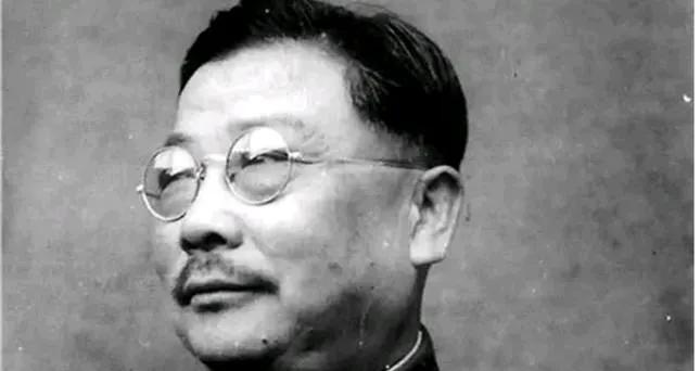 1937年，一个纸团，让李克农脸色骤变。1937年盛夏，南京城笼罩在紧张