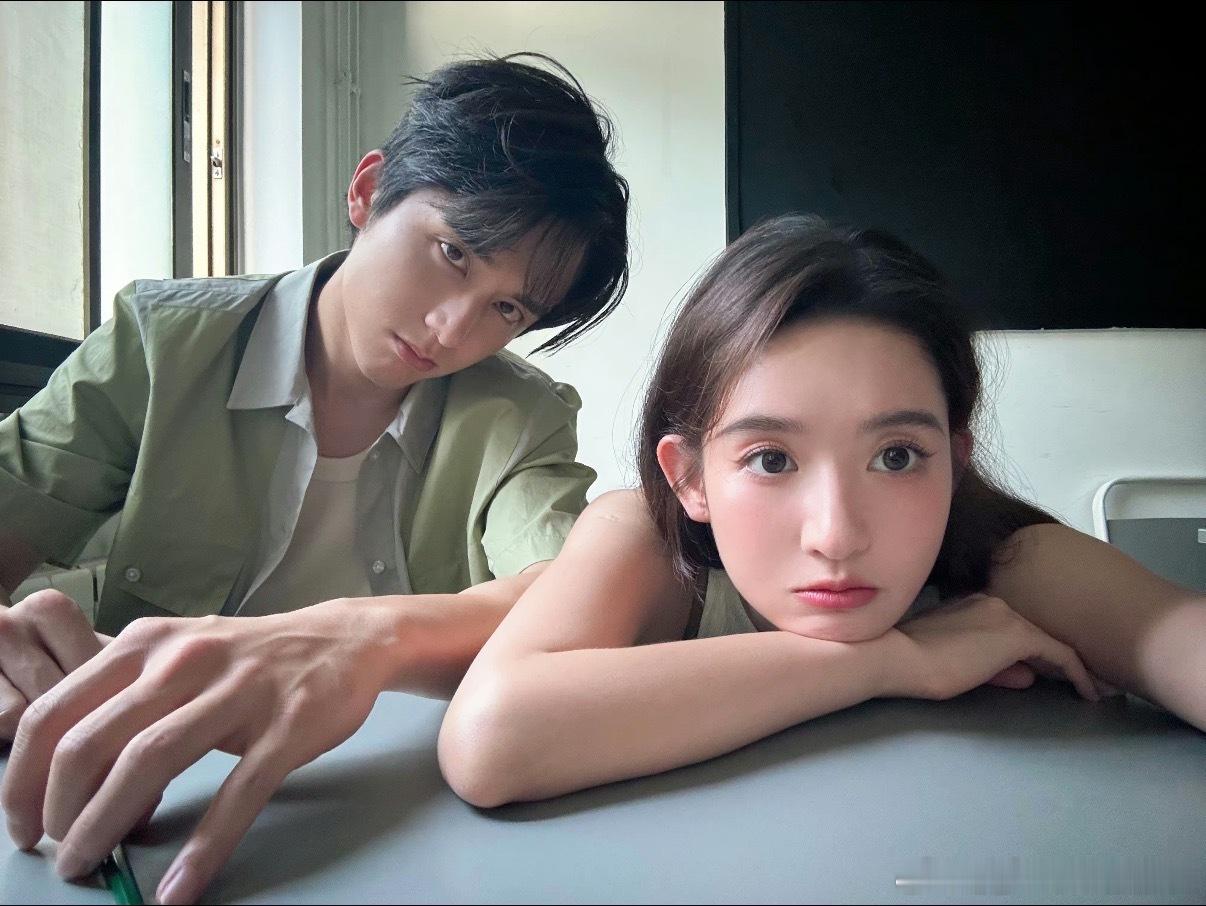 王玉雯看张新成新剧被气到秋雪漫过的冬天张新成演的陈任真是让人又爱又恨，帅气的外