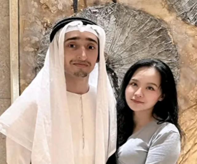 谁都想不到！2018年才20岁的迪拜顶级富家少爷，专程来湖南留学生活，偏偏一眼看