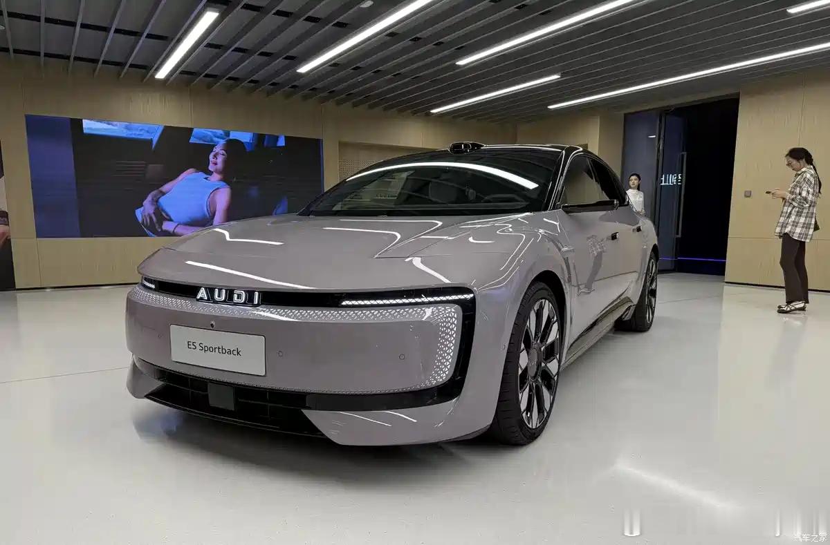 我靠！我是没想到这次奥迪E5Sportback预售可以这么有诚意啊！侧面看还是