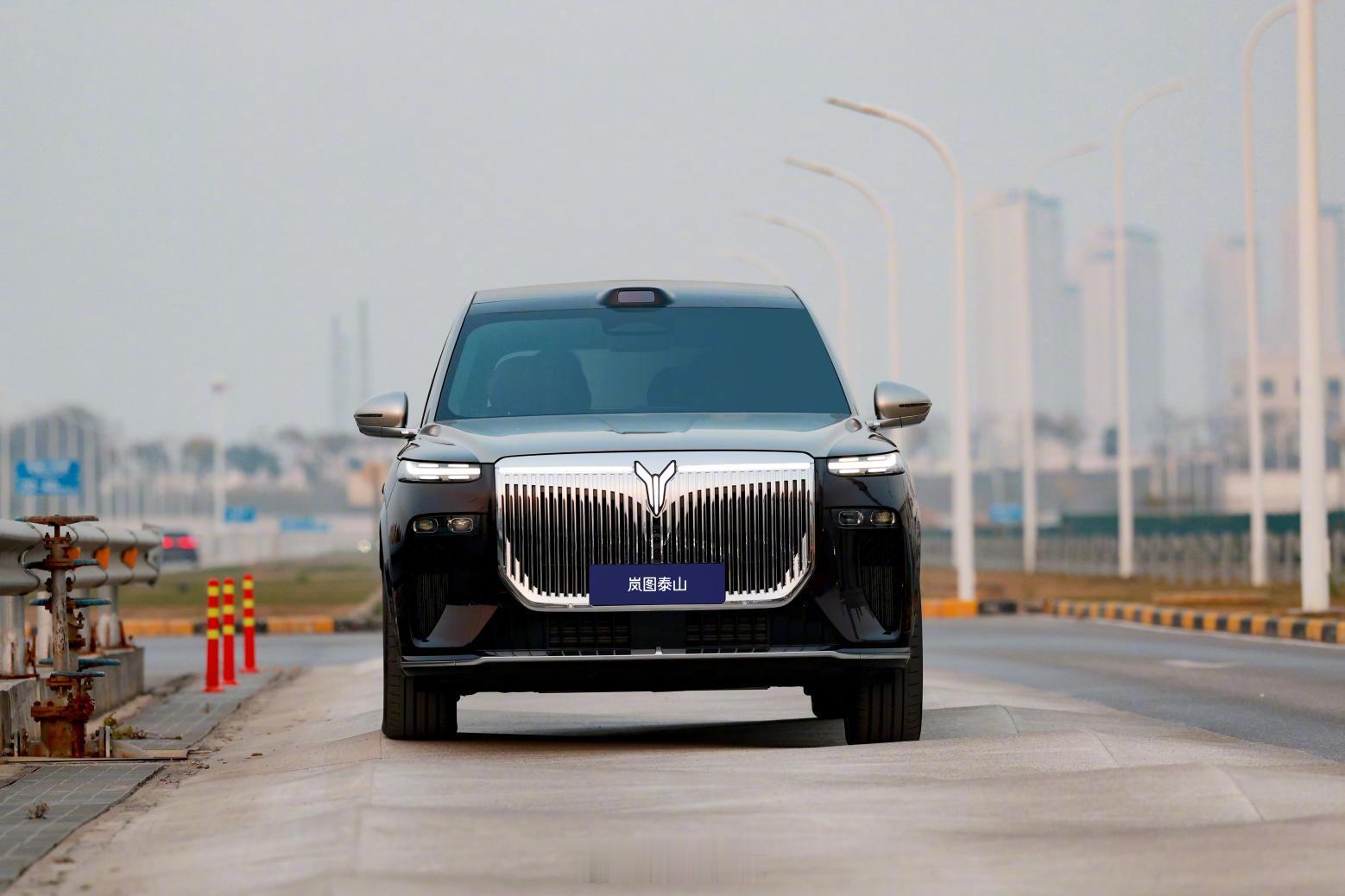 把“后厨”直接掀开给车主看，岚图泰山是真有底气的～首批车主走进云峰工厂，从≤0.