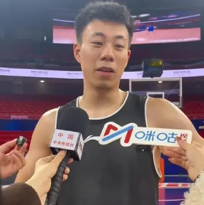 对手比队友更熟悉他的战术本。这恰恰成了上海队最狠的杀招。张镇麟转会上海，前