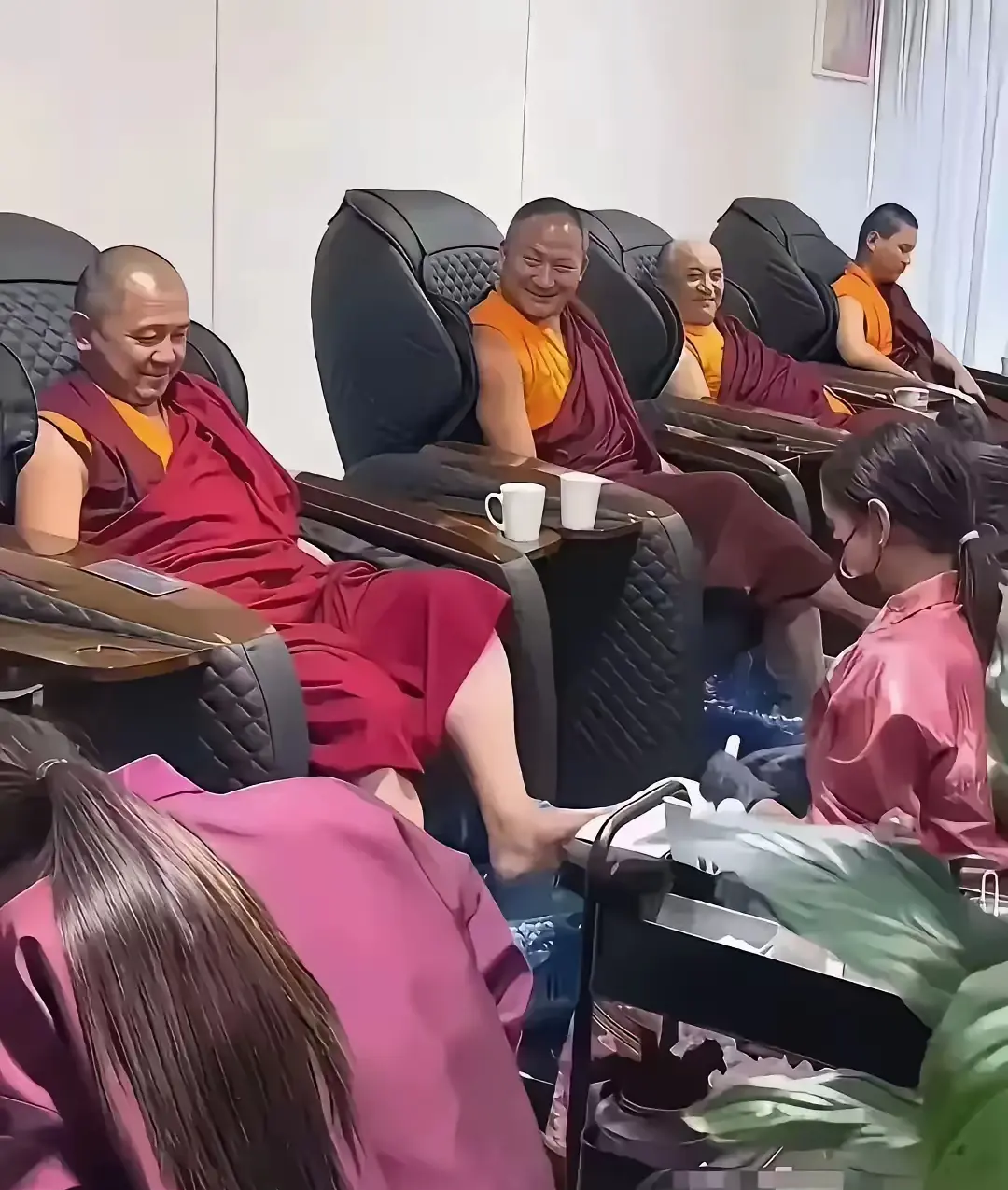 六根清净，成了笑话，佛门、佛法何在？佛祖是该要清理门户了。