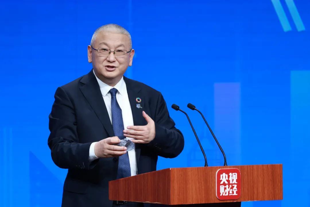 隆基李振国央视开讲: 0.4度电如何变45度绿电?