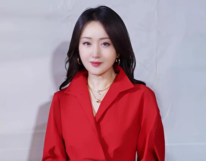 55岁杨钰莹近照刷屏！很多人说她晚年注定孤苦，真的是这样吗？不少人觉得