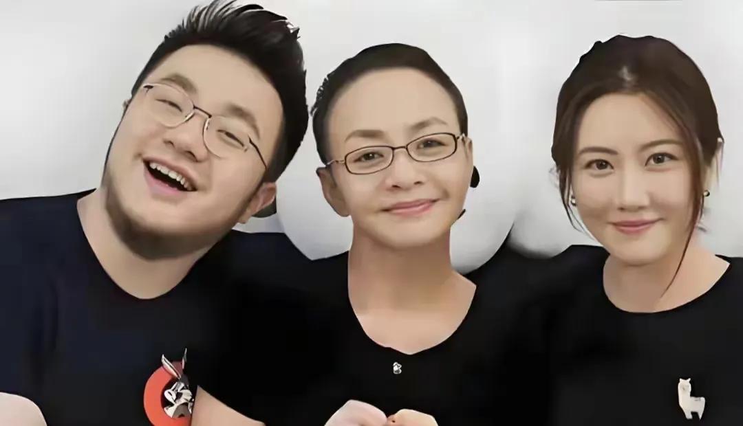 英达最大的收获，就是有个好儿媳妇，巴图妻子王博谷年轻漂亮贤惠说起巴图的妻子王博