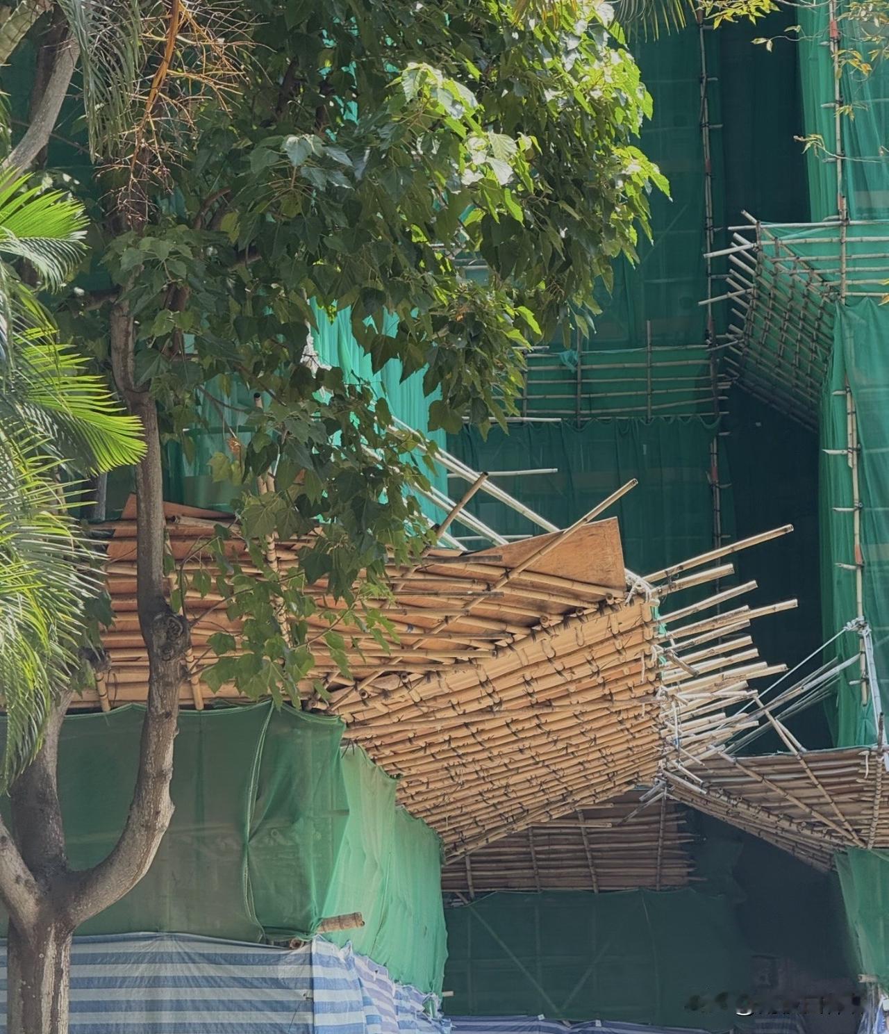 好巧不巧，前段时间去香港旅游的时候经过宏福苑，当时看到用竹子搭建的脚手架，