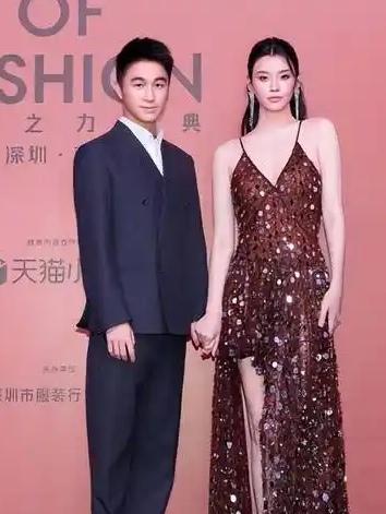 奚梦瑶：嫁入豪门并非高攀，事业就是底气近日，37岁的奚梦瑶现身上海活动，一身