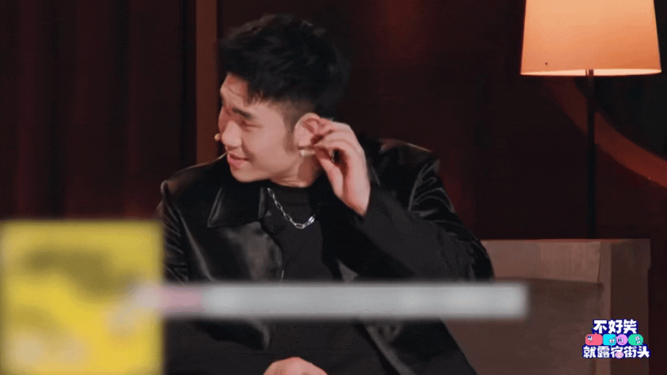 郭碧婷又多了一个宝宝郭碧婷喊“宝宝”的时候，翟佳宁那个表情太好品了。想笑又不敢