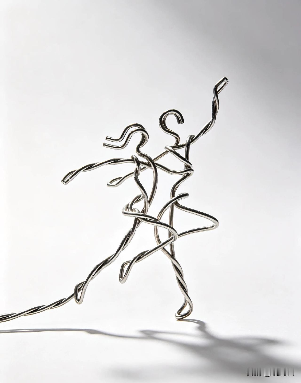 你第一眼看到了什么？乍一看，以为是两个人在跳舞！仔细看，原来是一根不听话