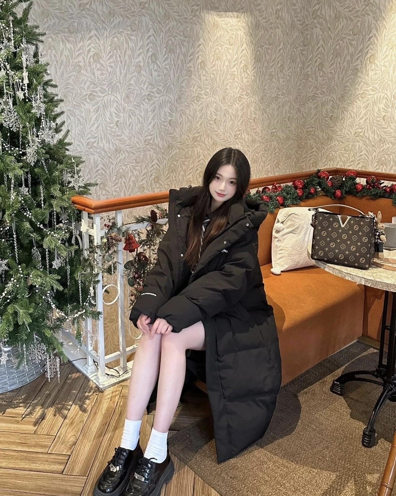 冬日里的圣诞序曲，躲在温暖角落和圣诞树同框啦